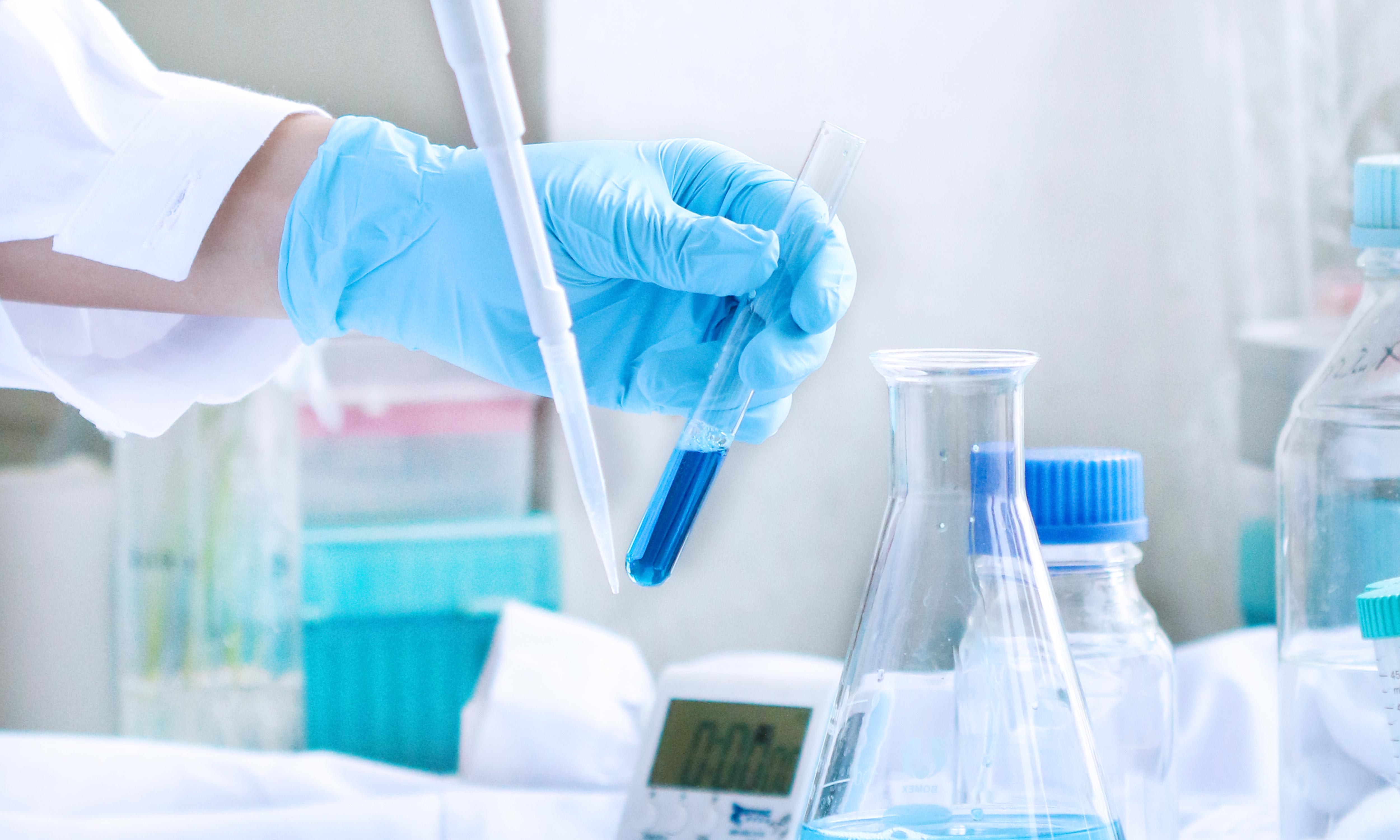 Determination of atisine chloride atractydin in ATRACTYLODIS RHIZOMA by HPLC